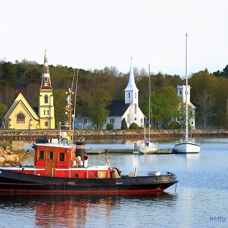Mahone Bay Beach House Exteriör bild